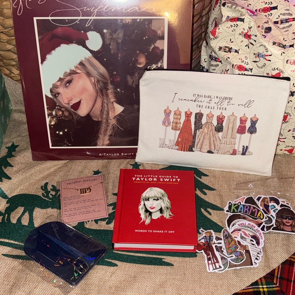 Taylor Swift Holiday Bundle